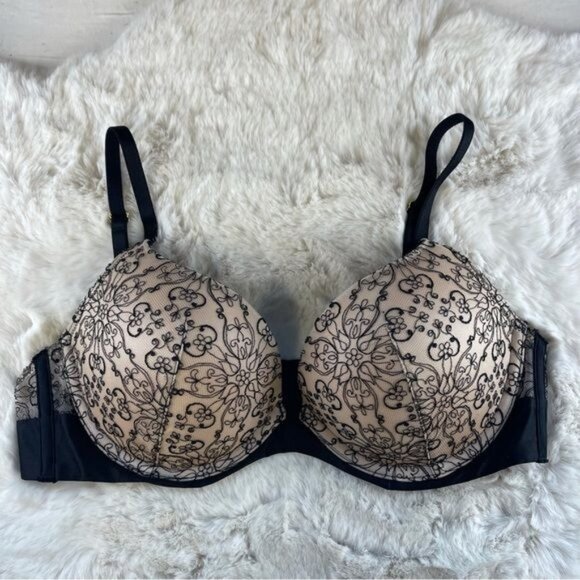 Victoria Secret Very Sexy Push Up Black & Cream Lace Bra Sz 34C EUC - Picture 1 of 7